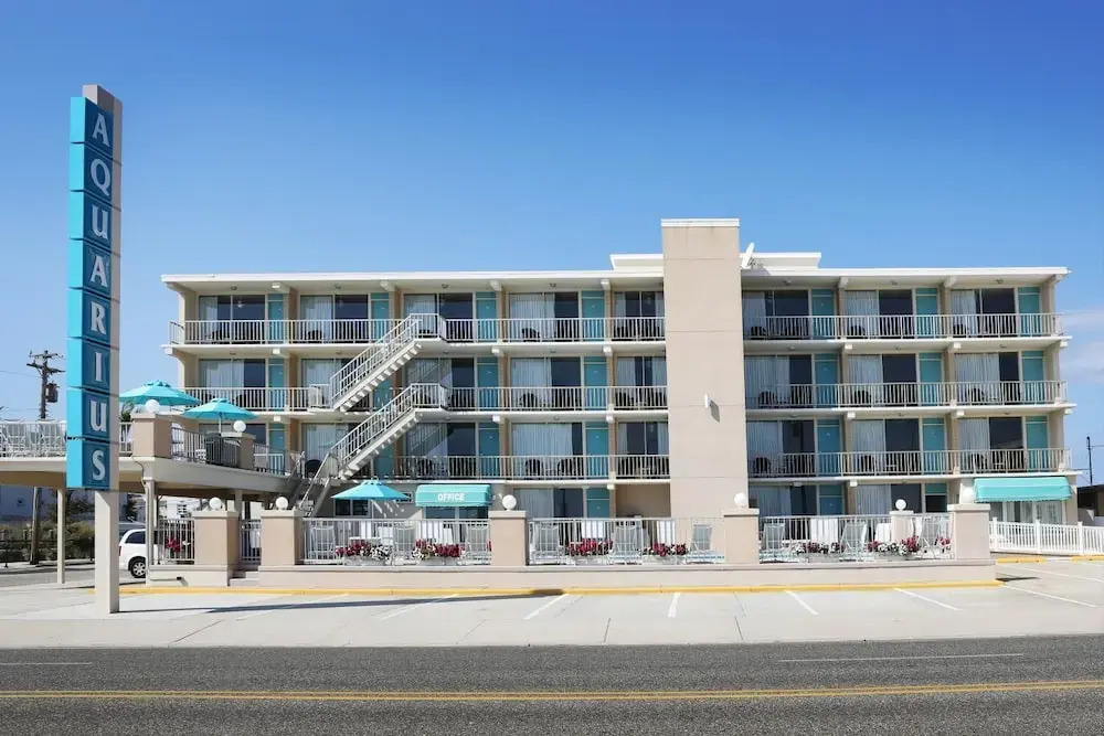 Aquarius Oceanfront Inn