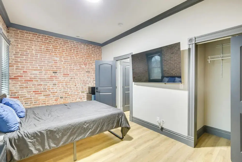 Walk to Gravois Park: 'nice Home' w/ Garage
