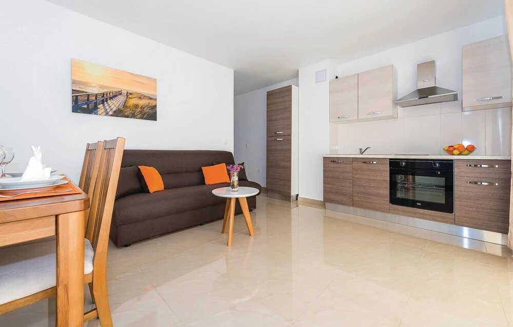 Six-Bedroom Holiday Home In Rogoznica