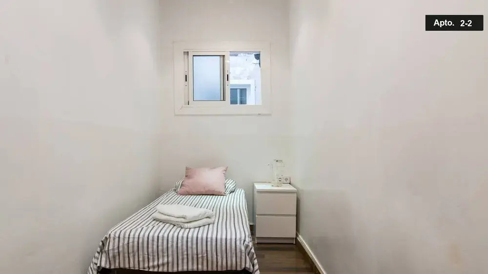 Two Bedroom Apartment in the Heart of the Born 22