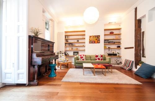 Chic Rentals Opera