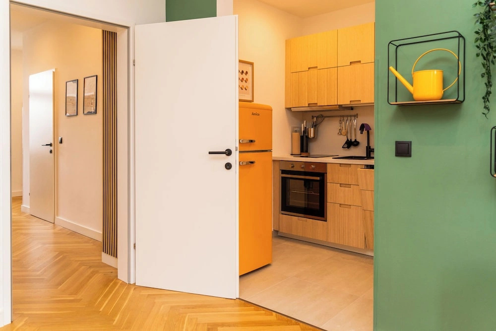 Bright Apartment Near Central Station