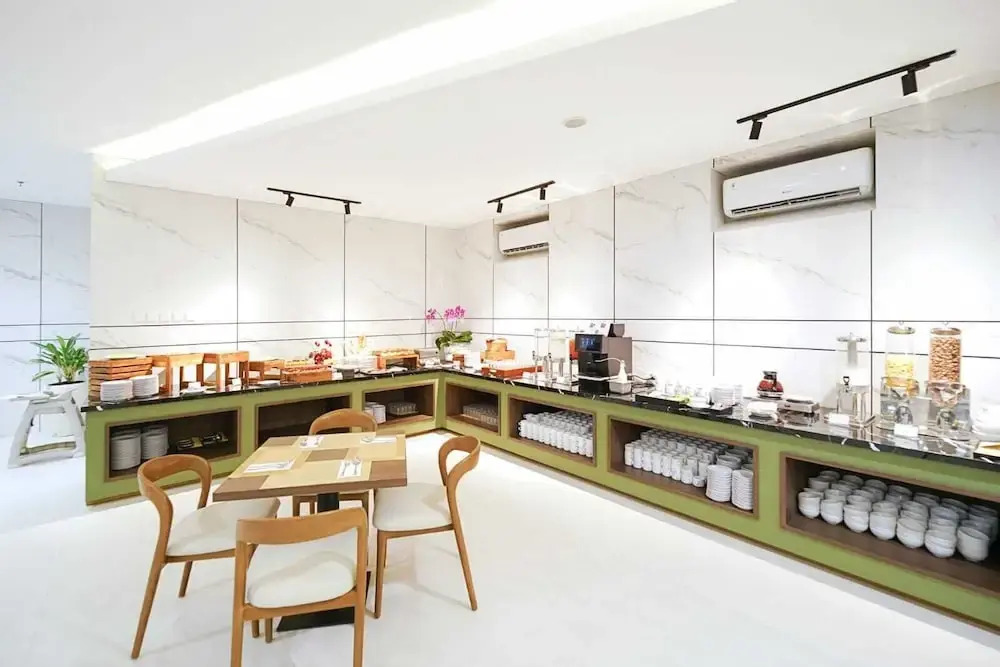 Grand Whiz Hotel Praxis Surabaya