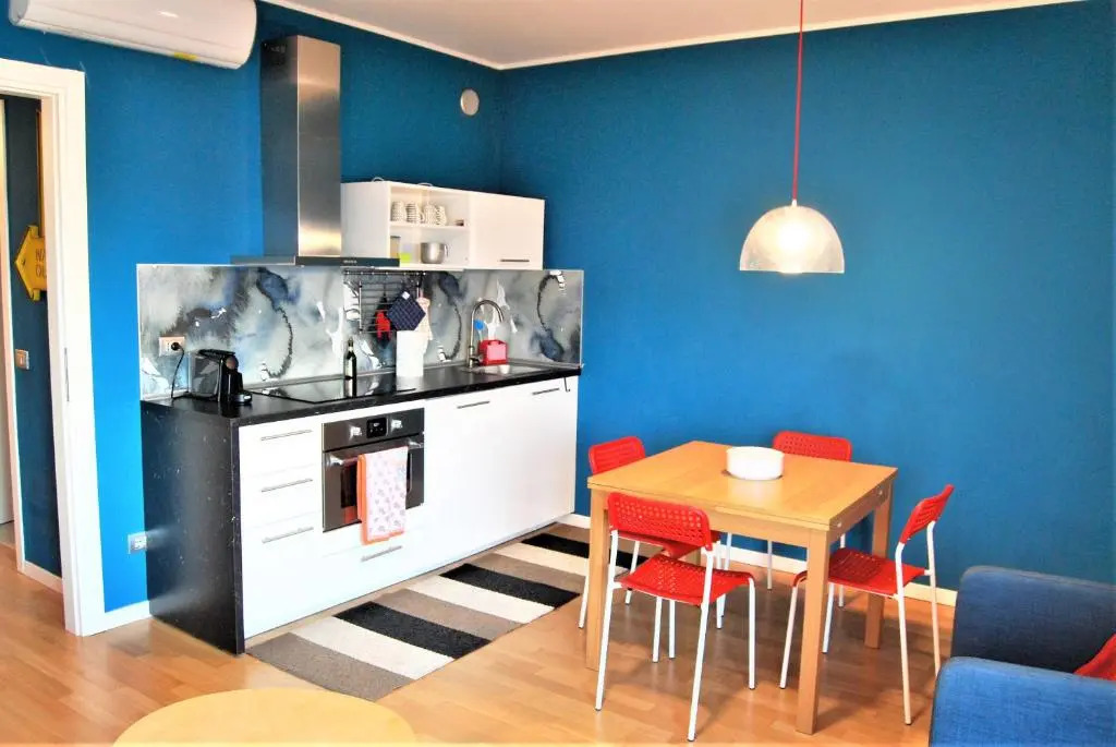 Modern & Bright Flat - 2 Min From the Sea