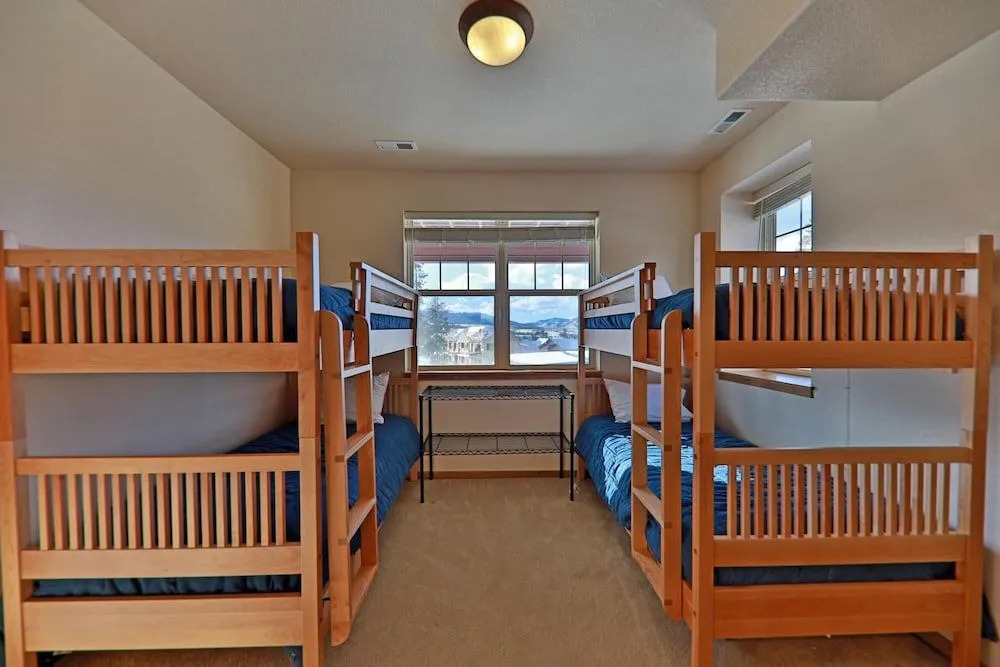 Rendezvous Discovery 3 BR 3 Bedrooms 3.5 Bathrooms Townhouse