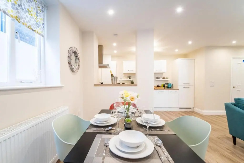 South Quay Apartment