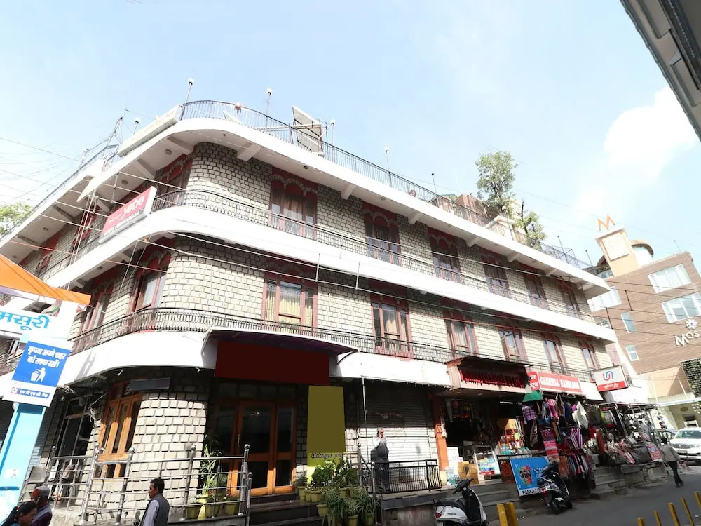 OYO 6271 Hotel Abhinandan