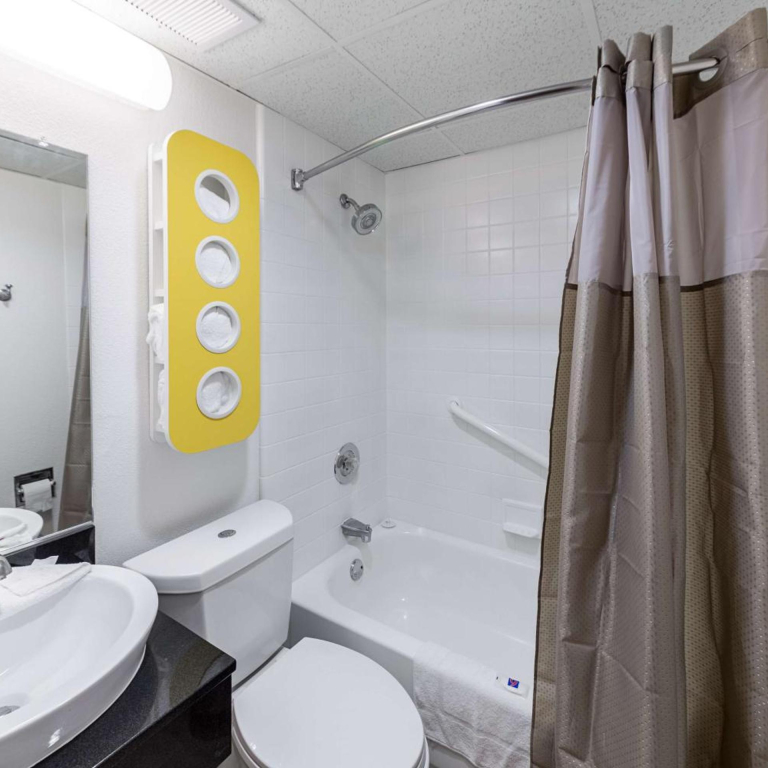 Motel 6-Warminster, PA