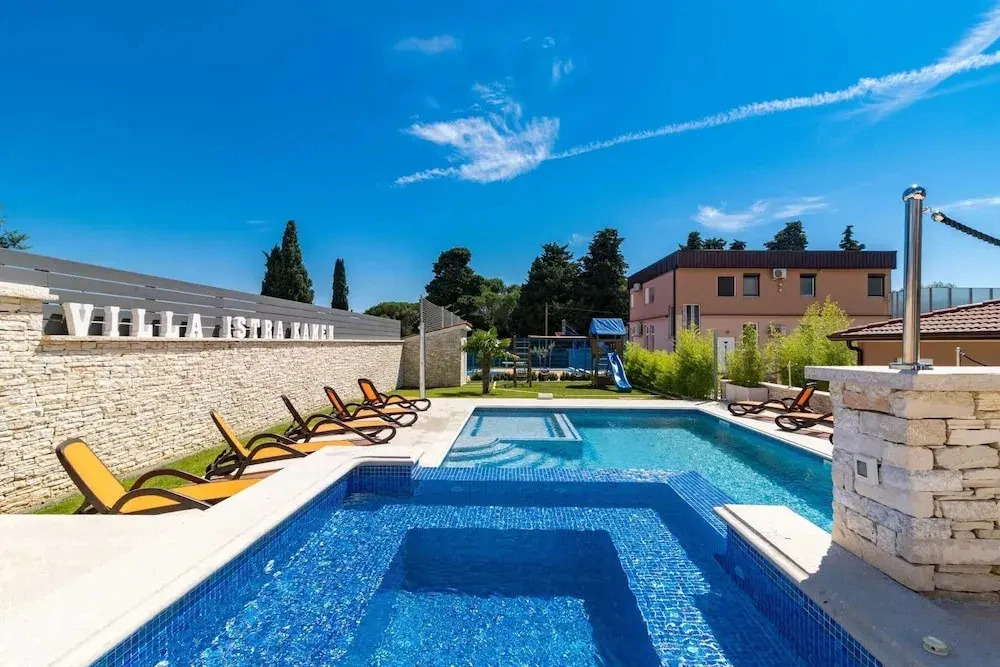 Villa in Valtura near Roman Amphitheater