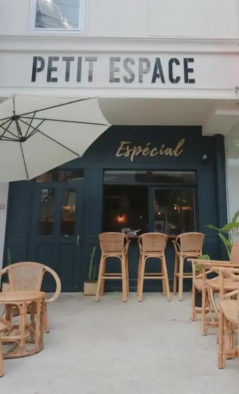Petit Espace Hostel