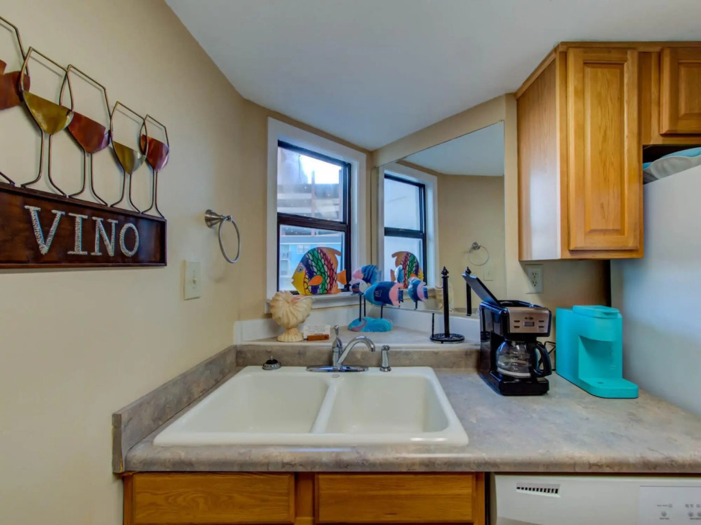 Two bedroom, two and half bath condo walking distance to The Hangout