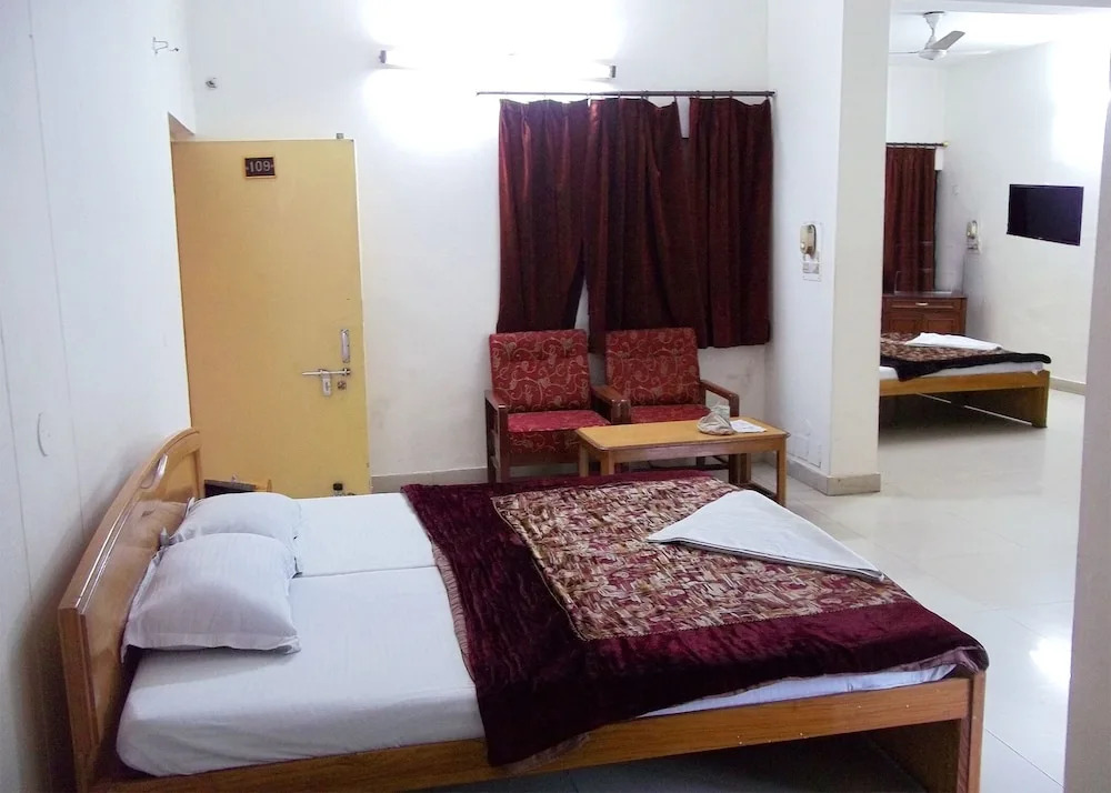 Rahi Motel