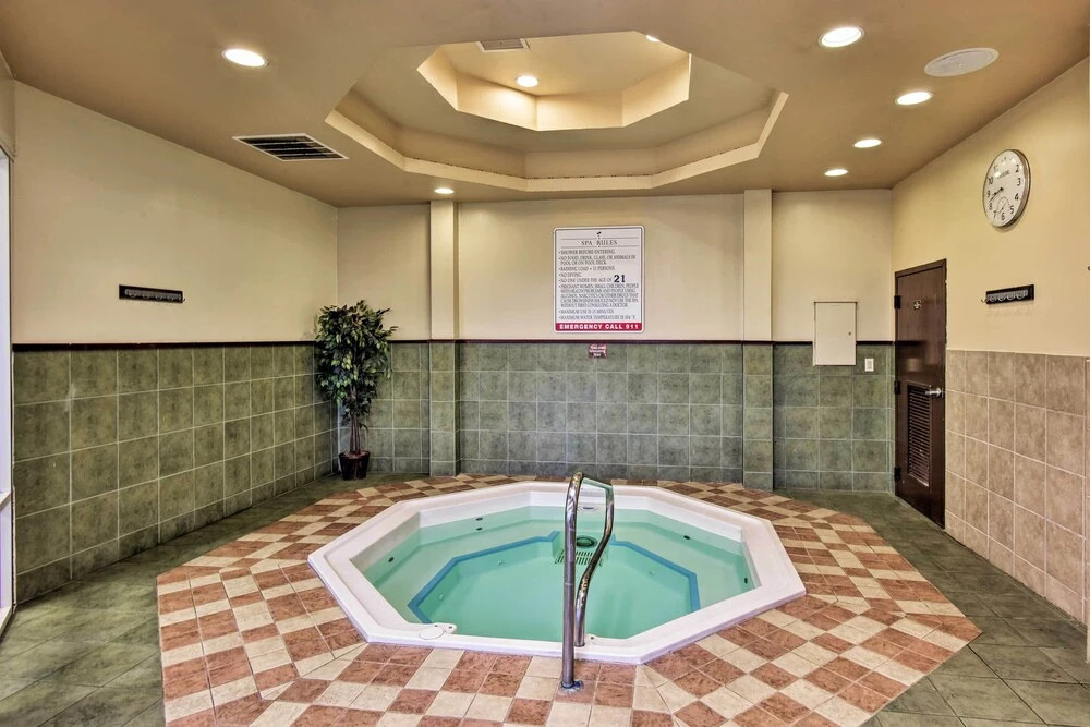 9 Mi to Disney: Resort Townhome w/ Private Patio