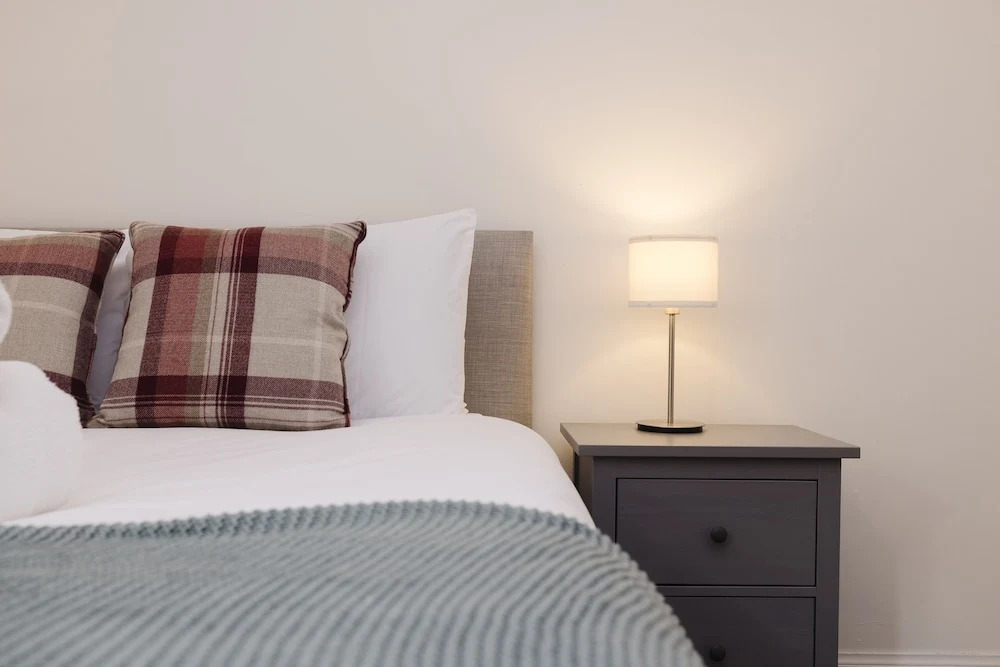 JOIVY Beautiful 2-Br Mews Home, Near Princes Street