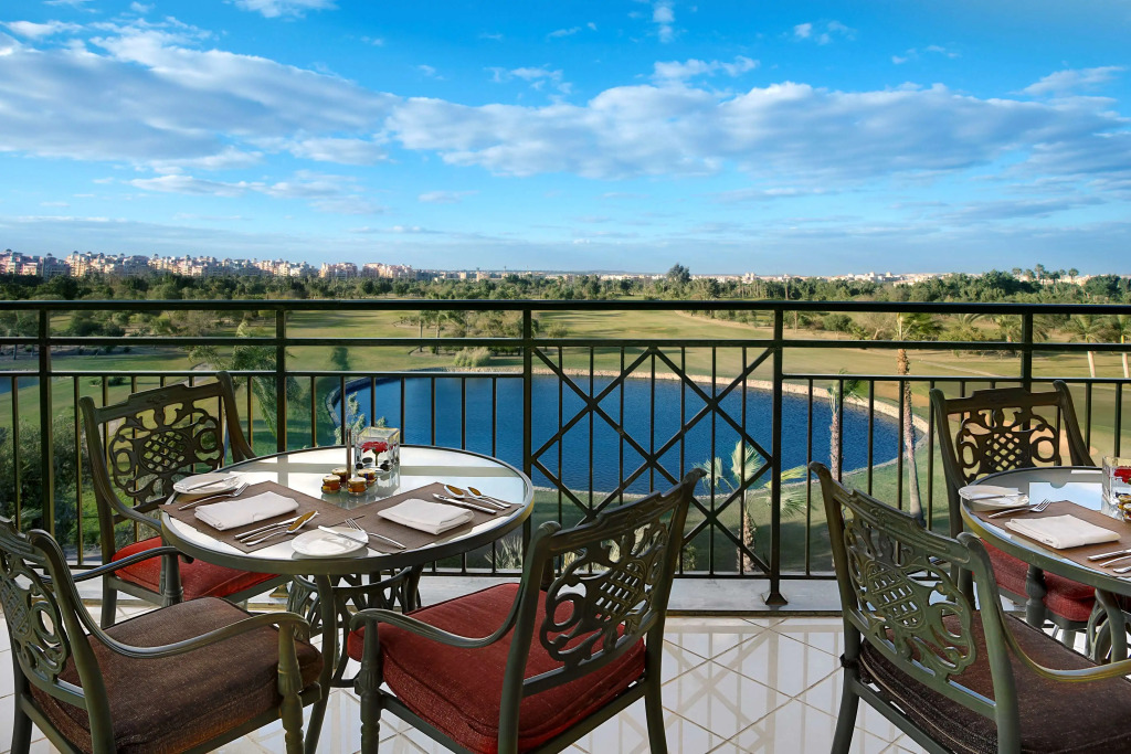 Курортный отель Hilton Pyramids Golf