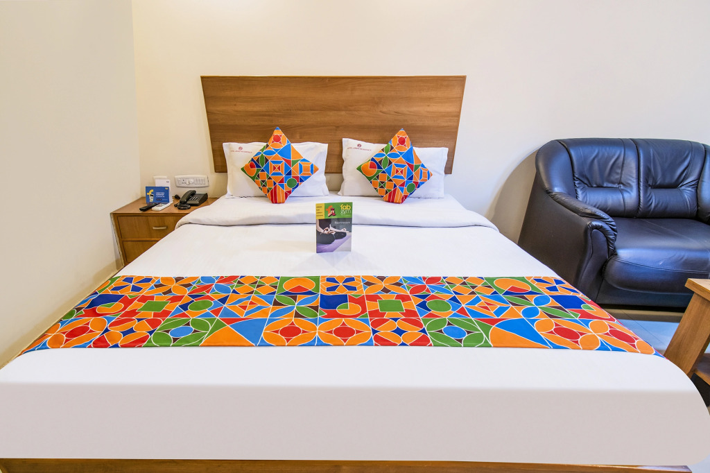 FabHotel Jansi Deluxe - Nr Gandhipuram Bus stand