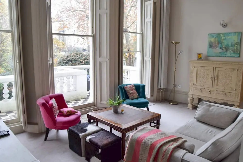 Elegant 1 Bedroom Mezzanine Overlooking Square