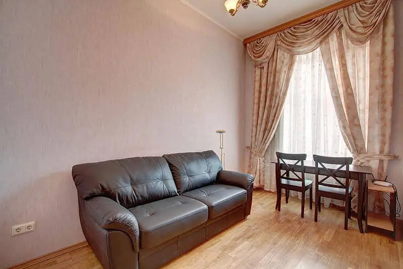 Stn Apartments Near Moskovsky Railway Station