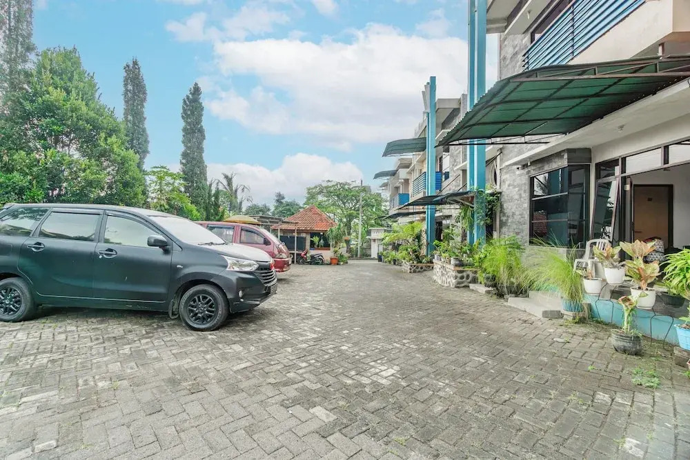 OYO 94148 Forzando Hotel