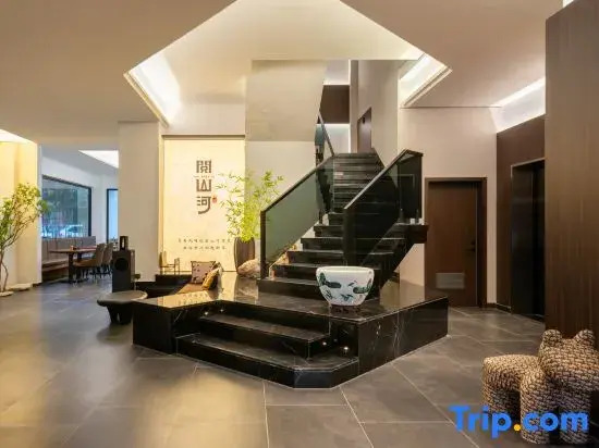 Yueshan River Scenic Hotel
