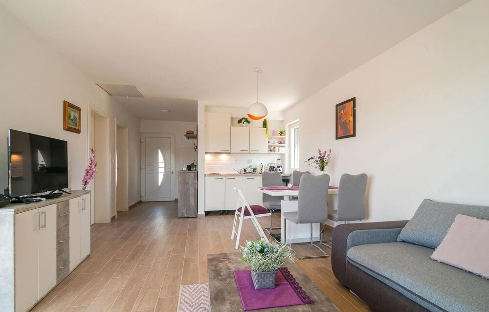 Gorgeous Home In Maslinica