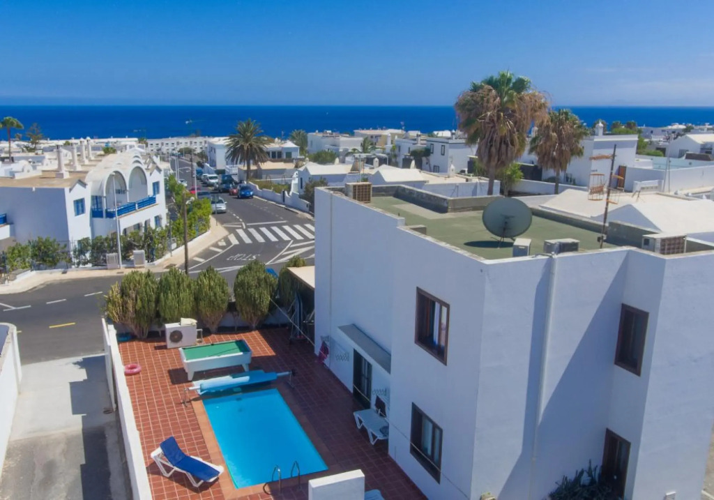 Villa Julianne 1 Heated Private Pool Walk to Beach A C Wifi Car Not Required - 2416