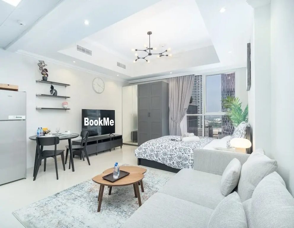 Heaven Crest Vacation Homes Downtown - Studio, 1, & 3 Bedroom Suites 2 minute walk to Dubai Mall and Burj Khalifa