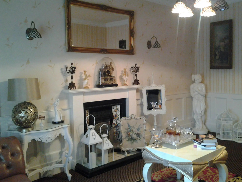 The Old Tramhouse Self Catering Traditional Charming Apartments Located In The Heart Of Historic Stirling For Short-Long Stays In Stirling For Tourism & Events & Contractor Base Stays For Central Belt Area & Open To Book All Year Round