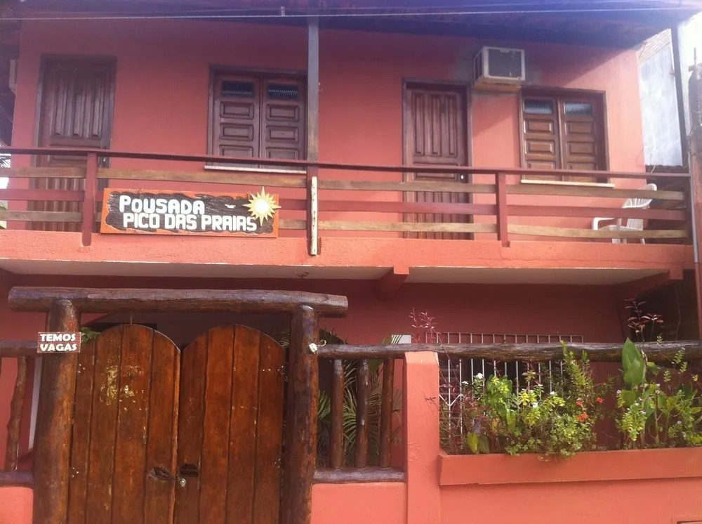 Pico das Praias Suites