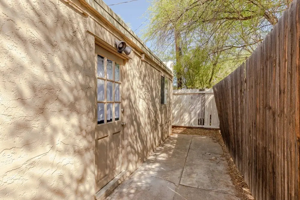 Spacious, Exquisite 4-bed Home in Tucson