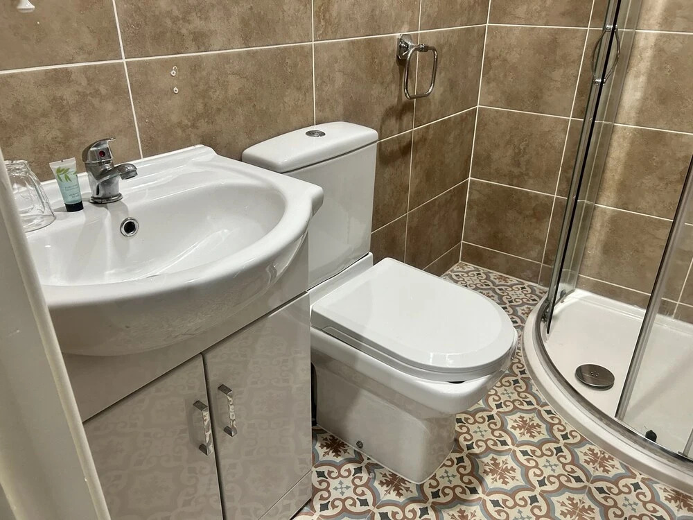 Private Luxury Apartment - Free Parking & Wi-fi