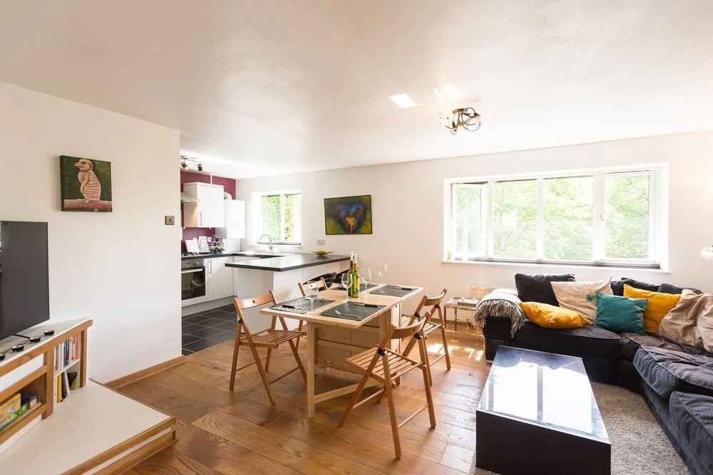 2 Bedroom Spacious Home by Finsbury Park! 4 Guests
