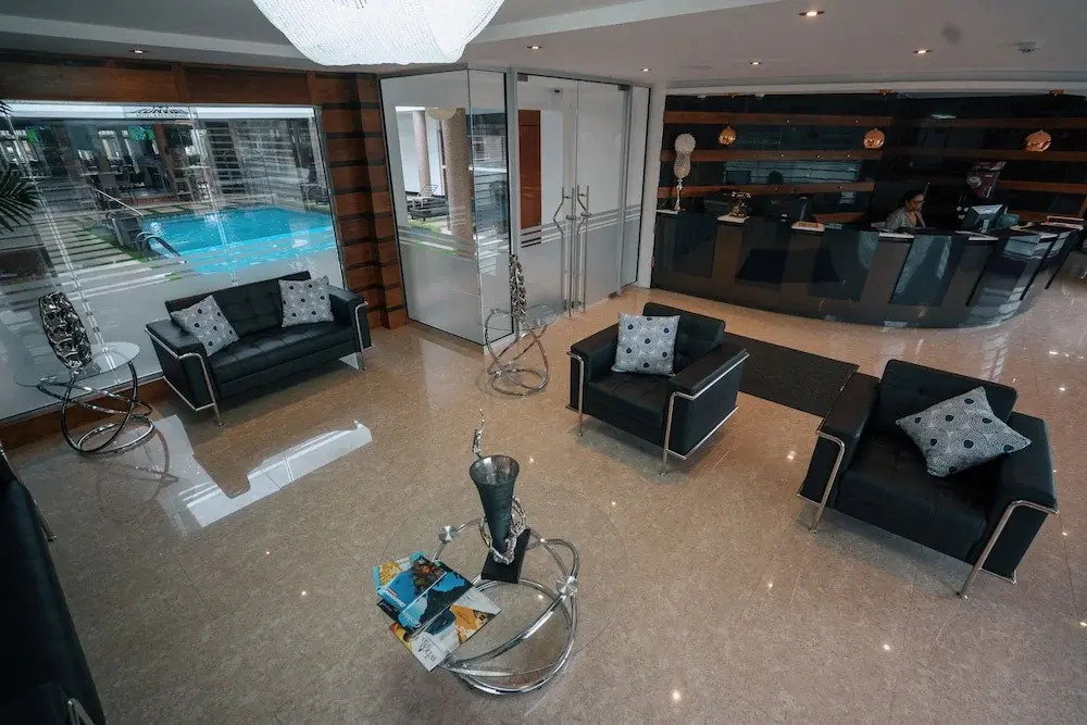 Runway Hotel