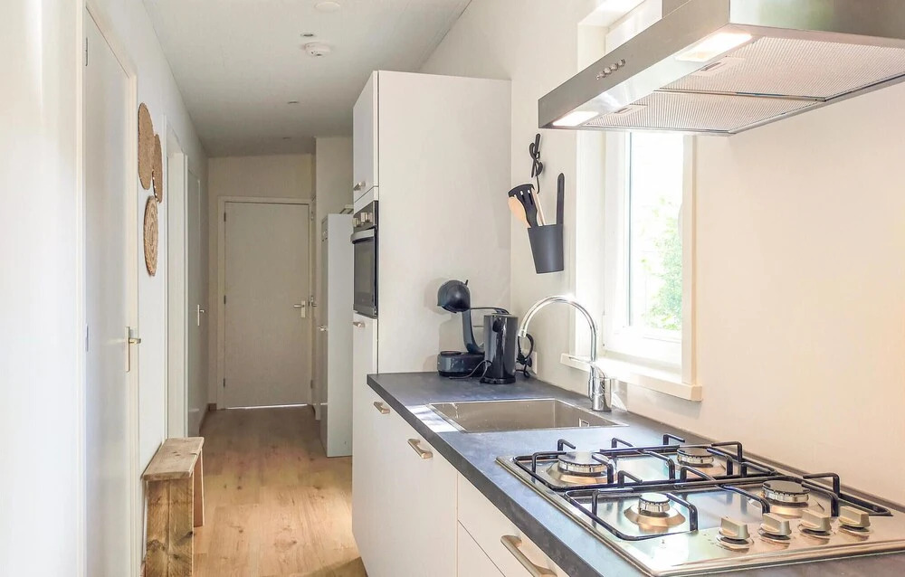 3 Bedroom Cozy Home In Heinkenszand