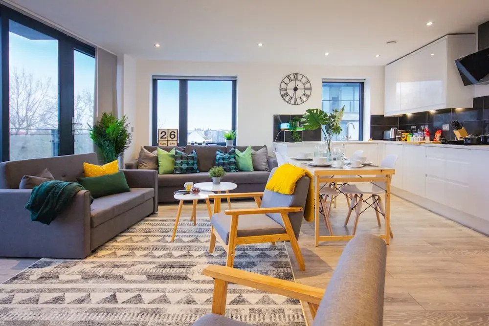 Family & Large Groups- 3x Bed Apartment in London