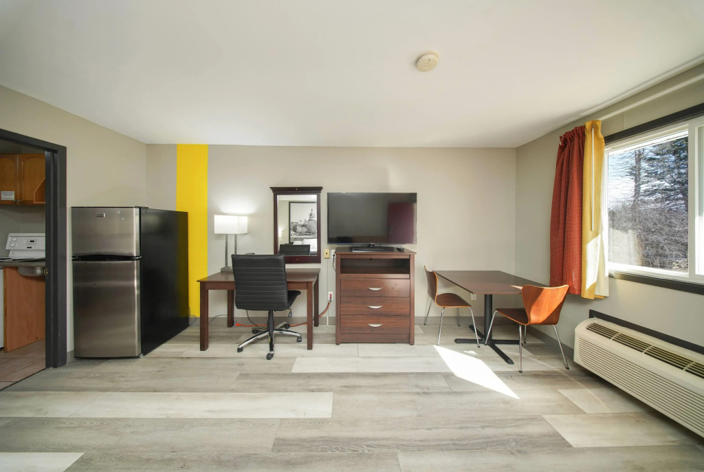 Super 8 by Wyndham Kingston