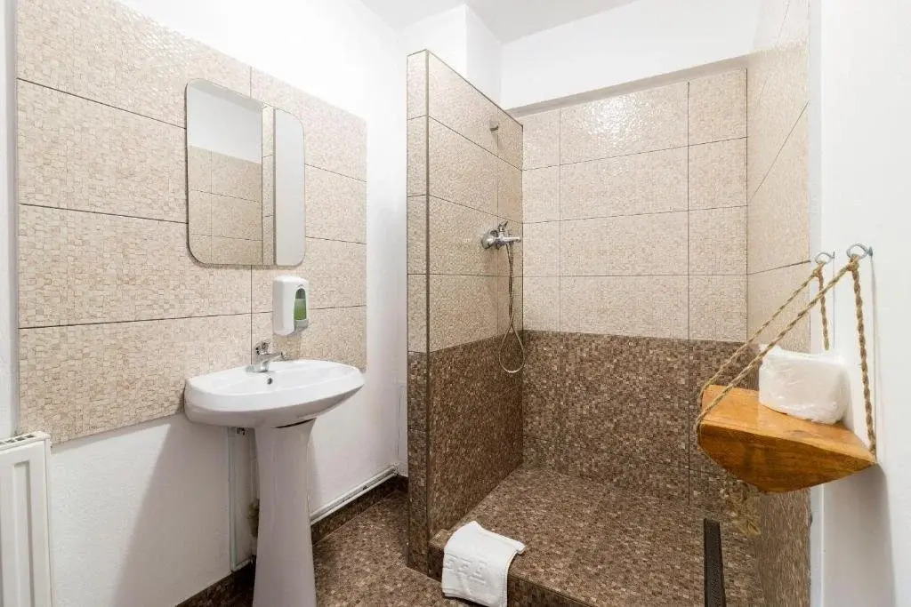 . Hotel Craiul Crailor