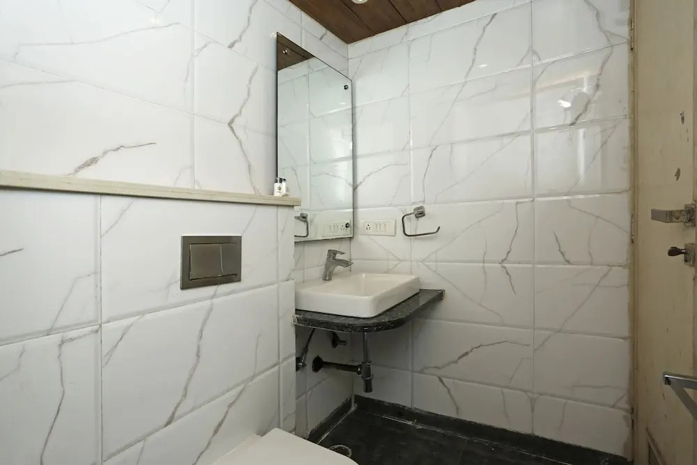 Collection O 8479 Hotel Ambience