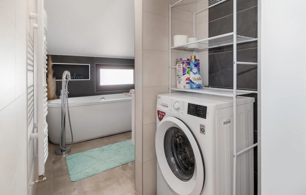 Nice Apartment in Crikvenica With Wifi and 2 Bedrooms