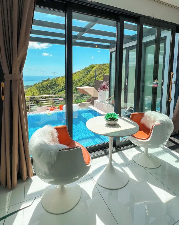 The View Luxe