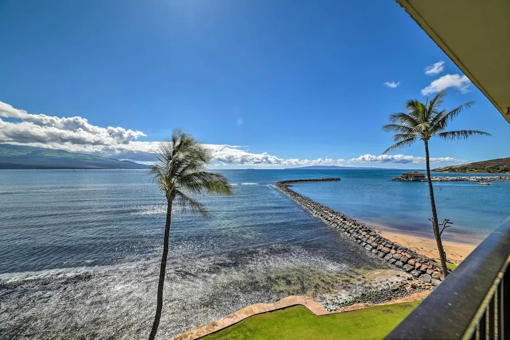 Luxurious Maui Getaway w/ Panoramic Ocean Views!