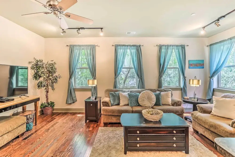 Dwtn Condo 4 Blocks to The Wilmington Riverwalk!