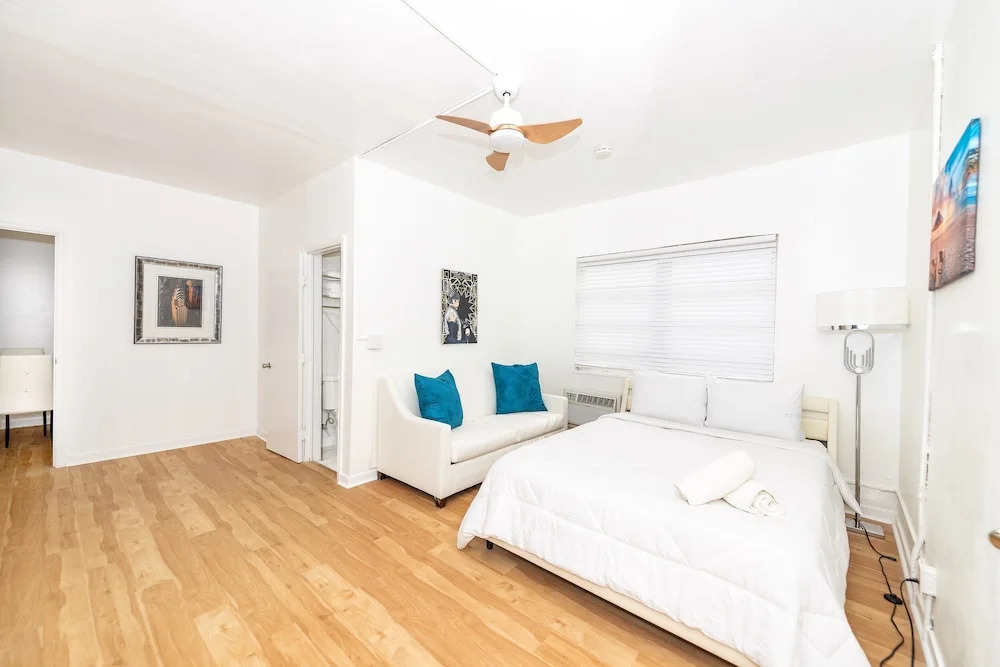 545 Michigan Avenue Apartments