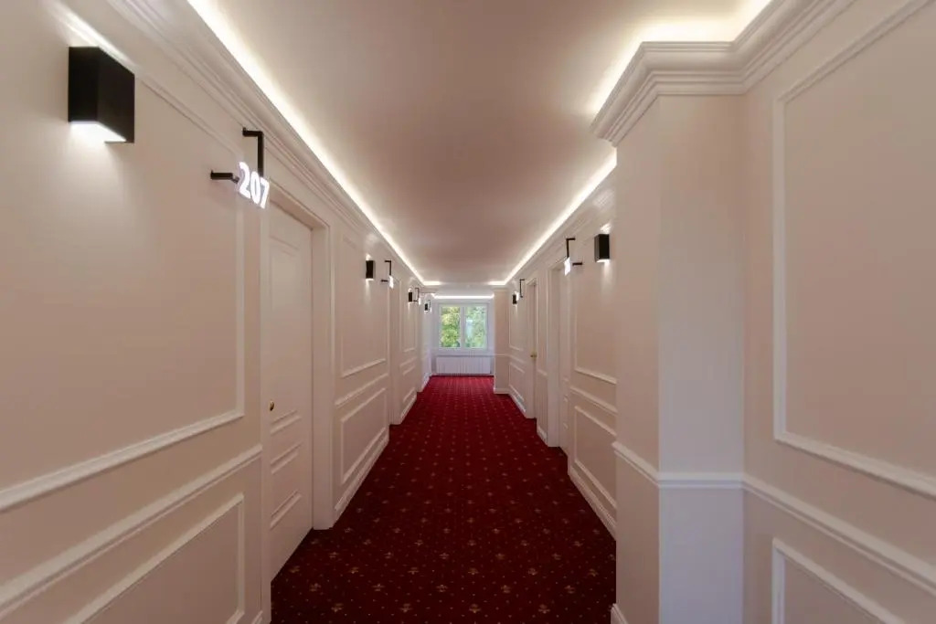 2H Horizon Hotel