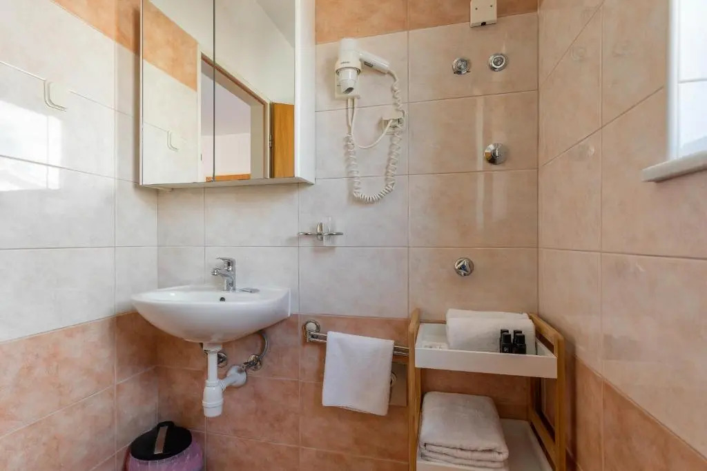 Apartments Jakic 1