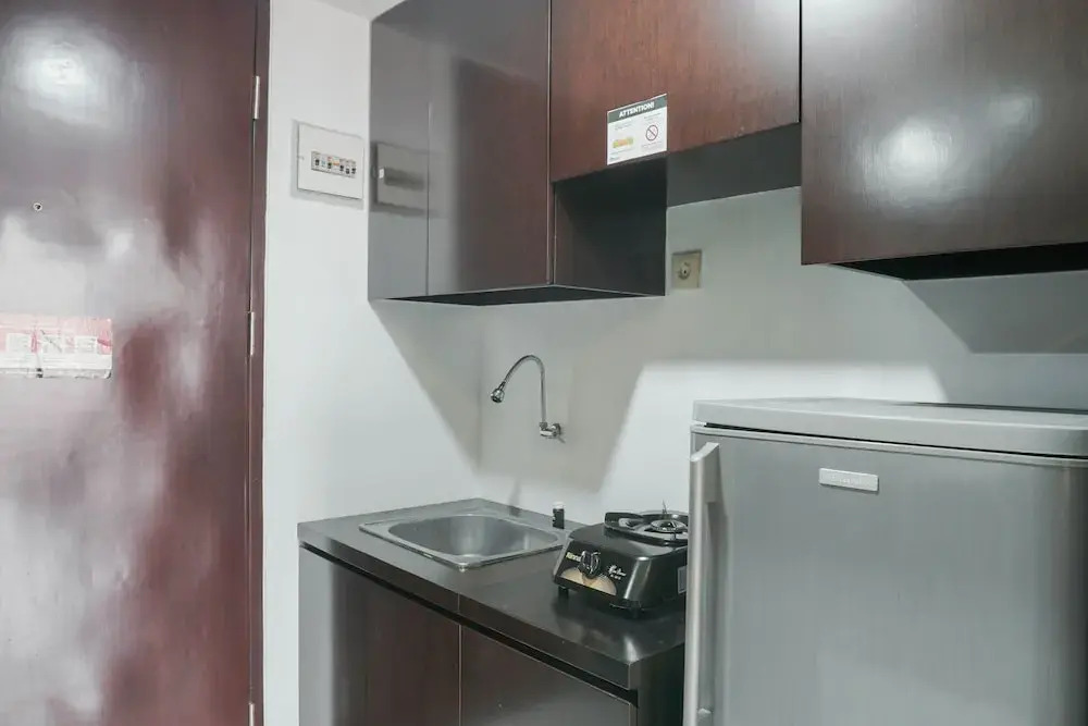 Relax And Comfy Studio At Sahid Metropolitan Apartment