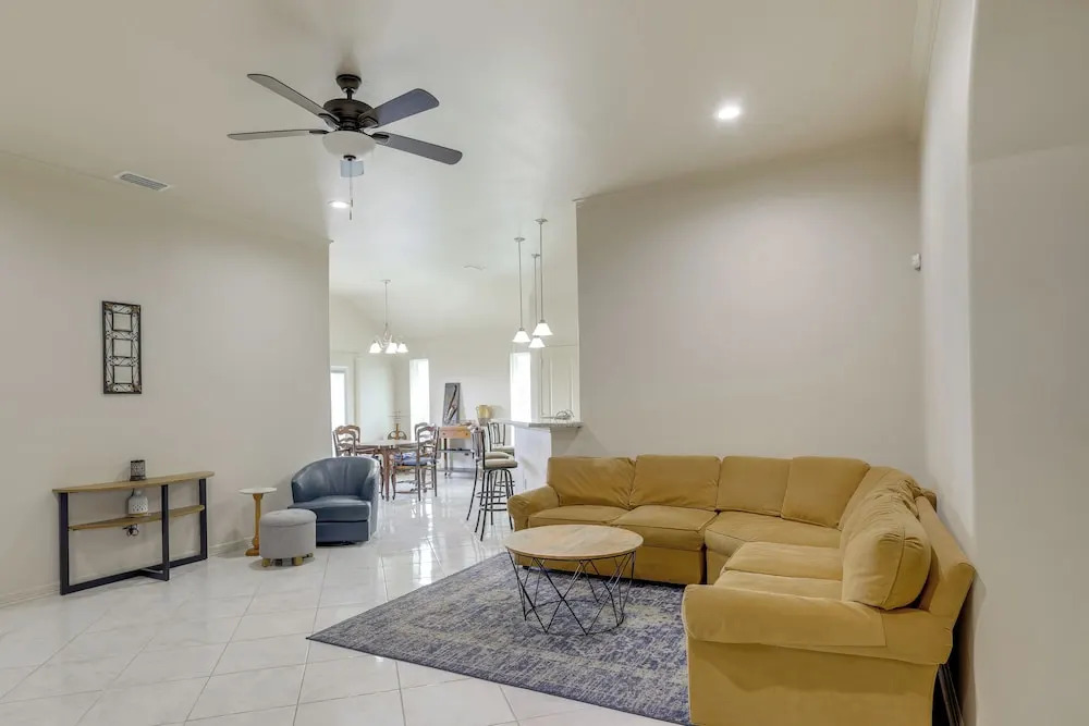 Easy Living in Brownsville! Home Near Med Center