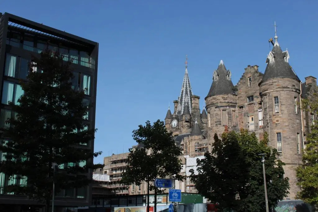 273 Stylish 2 bedroom apartment in the Quartermile development - offers private parking