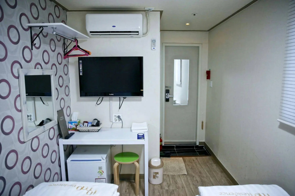 Tomo Residence