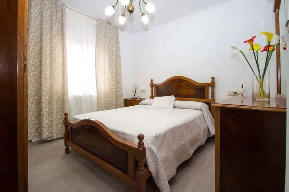 House - 3 Bedrooms with WiFi - 107748